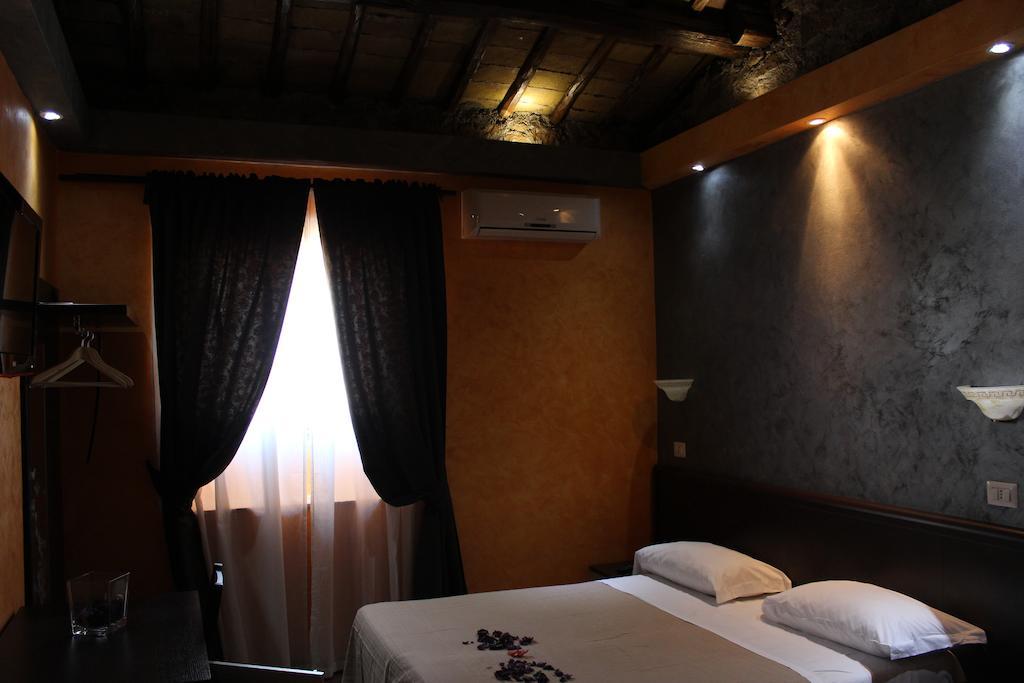 Domus Roma Hostal Exterior foto